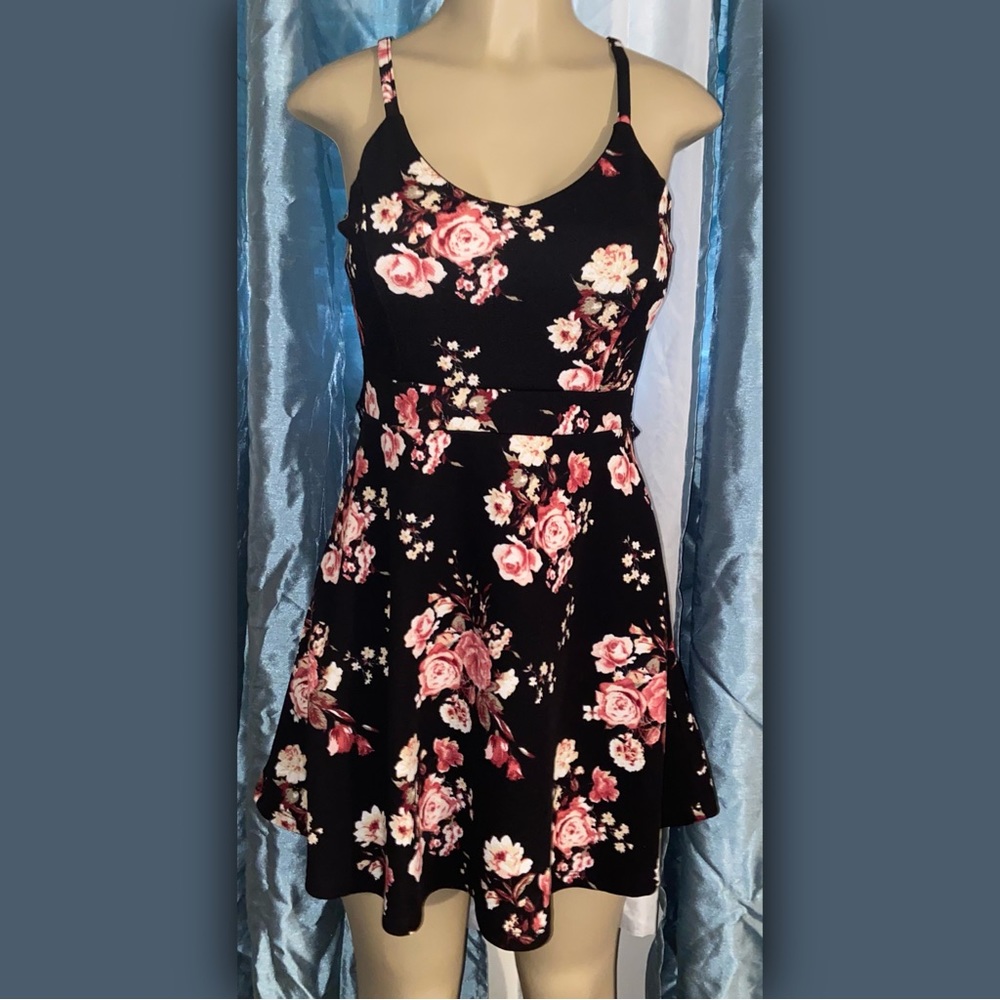 BLACK FLORAL DRESS 👗